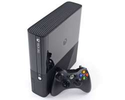 Microsoft Xbox 360 slim 4GB + 5 her (bazar) - 2499 K